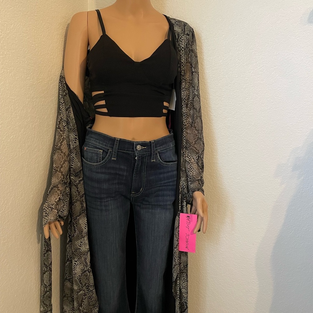 Black Strappy Crop Tank Top
